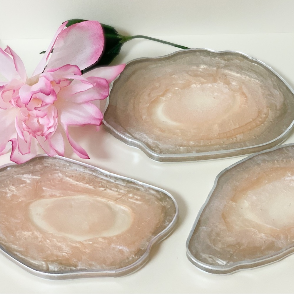 COPY - ⭐️ PINK & SILVER RESIN COASTERS - SET OF 3…